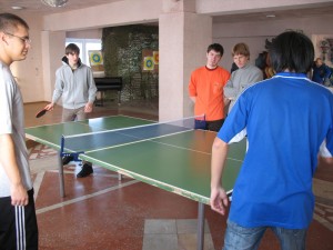 Пионер и толпа народа